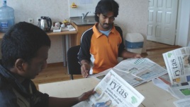 Yuvaraj Pandey nuotraukoje: sustabdytos akimirkos iš pabėgėlių gyvenimo arba Žvilgsnis į likimo draugus, kuris nuotraukos autoriui iš pabėgėlių bendruomenės pelnė 3 vietą fotokonkurse “Susipažinkime” Yuvaraj Pandey nuotraukoje: sustabdytos akimirkos iš pabėgėlių gyvenimo arba Žvilgsnis į likimo draugus, kuris nuotraukos autoriui iš pabėgėlių bendruomenės pelnė 3 vietą fotokonkurse “Susipažinkime”